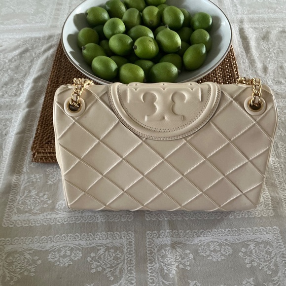 TORY BURCH FLEMING SOFT HANDBAG - Picture 2 of 8